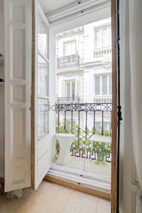 شقة Flat For Groups 8 People In Gran Via-Cgrac4 مدريد المظهر الخارجي الصورة